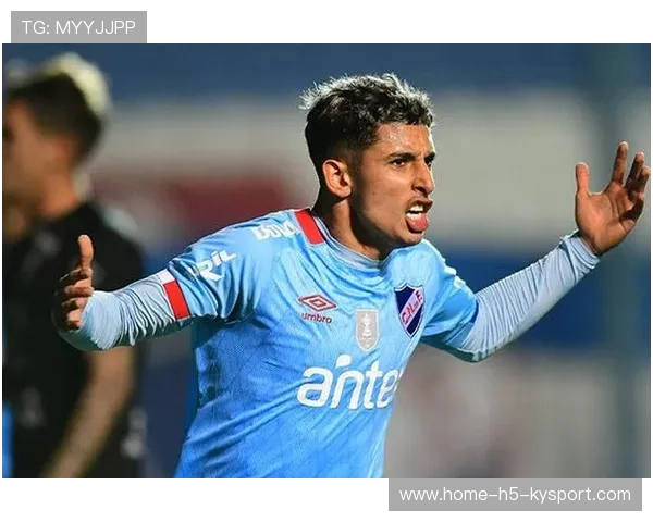 河床禁区内，埃切维里处理冷静